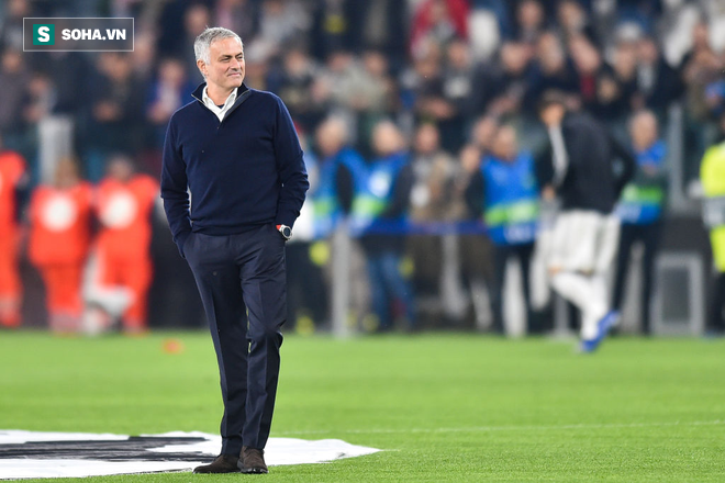 Ngồi mát ăn bát vàng, Mourinho đẩy Solskjaer vào đống rác ngập ngụa sự bất lực - Ảnh 1.