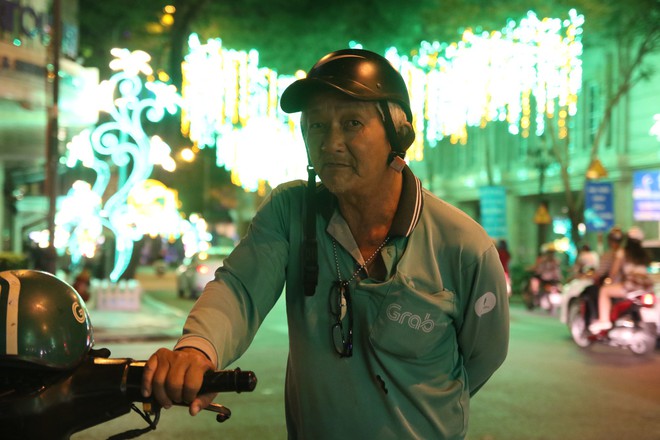 Đường phố Sài Gòn lung linh huyền ảo trong những ngày cuối năm - Ảnh 15.