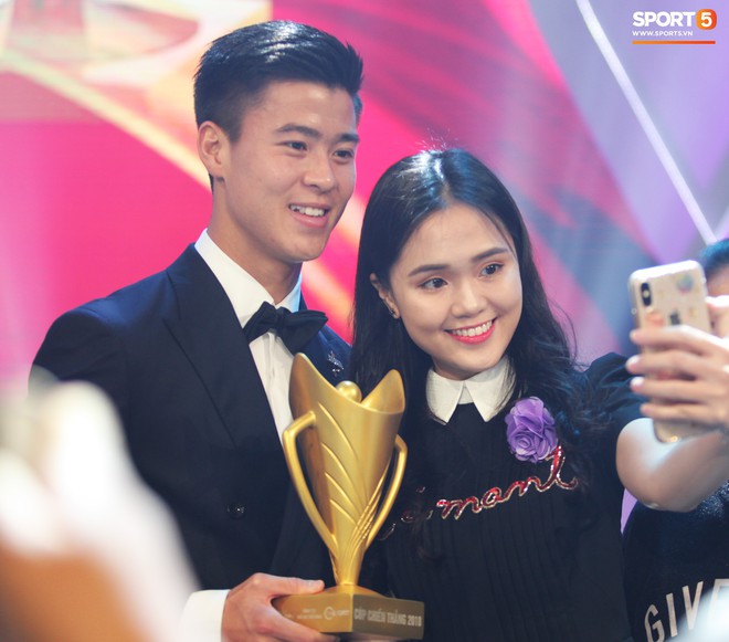 Sau khi tậu nhà riêng, mẹ Duy Mạnh tiết lộ con trai có thể cưới vợ ở tuổi 25 - Ảnh 2.