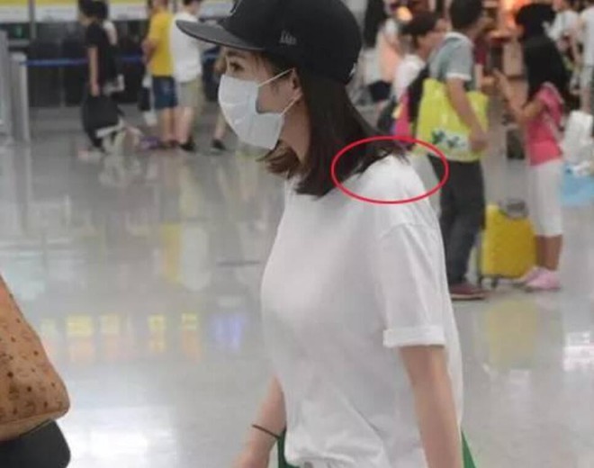 Diện trang phục lộng lẫy tại sự kiện, Dương Mịch vẫn bị chê bai vì lý do này - Ảnh 7.