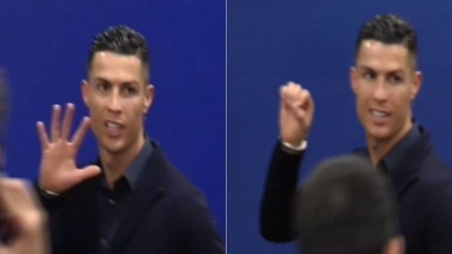 Thua đau trước Atletico, Ronaldo vẫn lên mặt khoe cúp trước khi ra về - Ảnh 2.