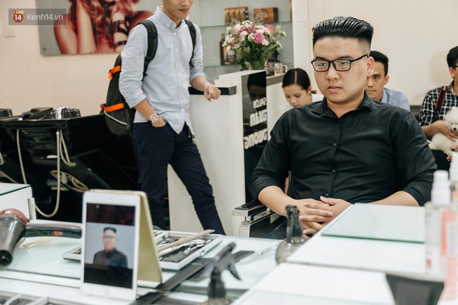Người Hà Nội rủ nhau đi cắt miễn phí kiểu tóc giống Tổng thống Donald Trump và nhà lãnh đạo Kim Jong-un - Ảnh 13.