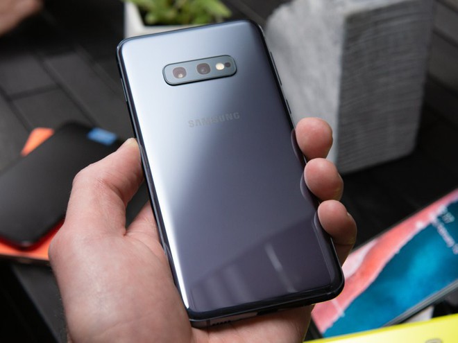 Cảm nhận đầu tiên sau khi dùng thử gia đình Galaxy S10: Cực kỳ cao cấp và sang trọng - Ảnh 7.