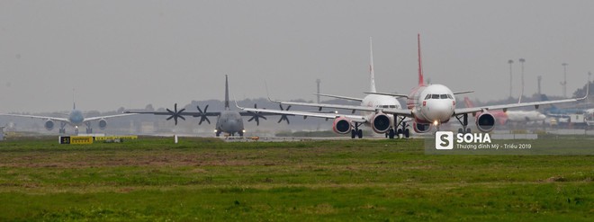 Lực sĩ C-130 Hercules chuyển hành trang của tổng thống Trump tới Hà Nội - Ảnh 2.