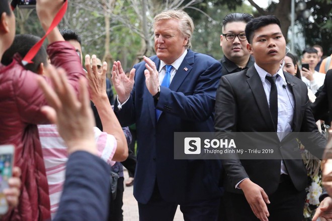 Cặp đôi Kim, Trump giả diễn sâu ở Hà Nội: Những khoảnh khắc bản sao trông oách không kém bản thật - Ảnh 7.