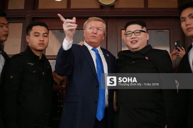 Kim - Trump giả và dàn vệ sĩ áo đen bị tống tiễn ra khỏi khách sạn vì không đặt phòng - Ảnh 12.