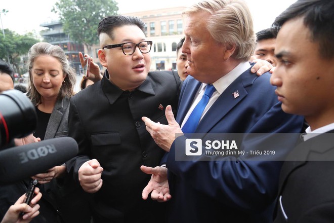 Kim - Trump giả và dàn vệ sĩ áo đen bị tống tiễn ra khỏi khách sạn vì không đặt phòng - Ảnh 16.