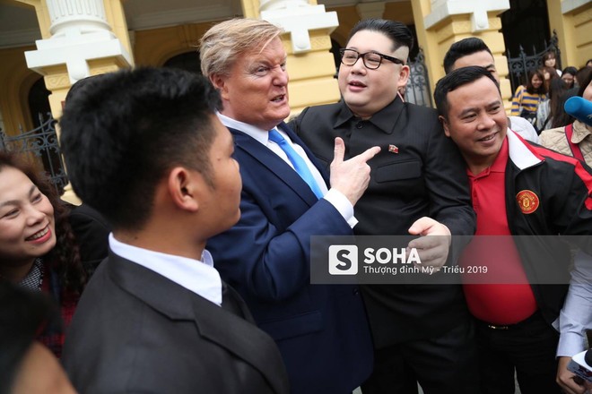 Kim - Trump giả và dàn vệ sĩ áo đen bị tống tiễn ra khỏi khách sạn vì không đặt phòng - Ảnh 23.