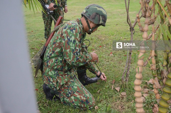 Công binh dò mìn tại các khách sạn lớn ở Hà Nội - Ảnh 5.