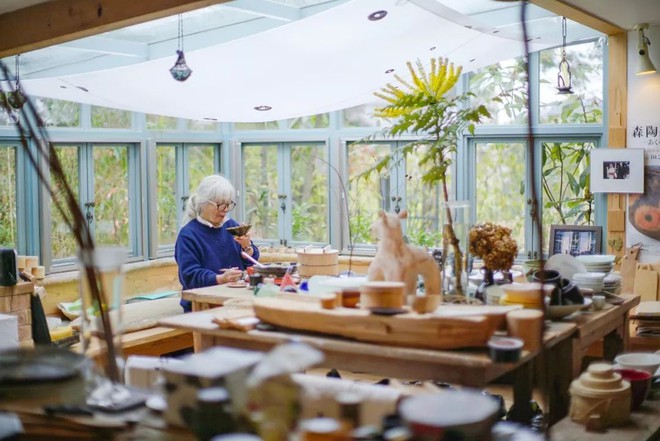 Cụ bà 76 tuổi yêu thích đọc sách, nấu ăn, sống gần thiên nhiên trong ngôi nhà thôn quê rộng 400m² ở Nhật Bản - Ảnh 8.