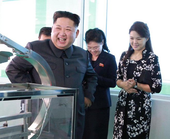 Những mẫu túi xách hàng hiệu chất đến từng đồng của phu nhân ông Kim Jong Un - Ảnh 3.