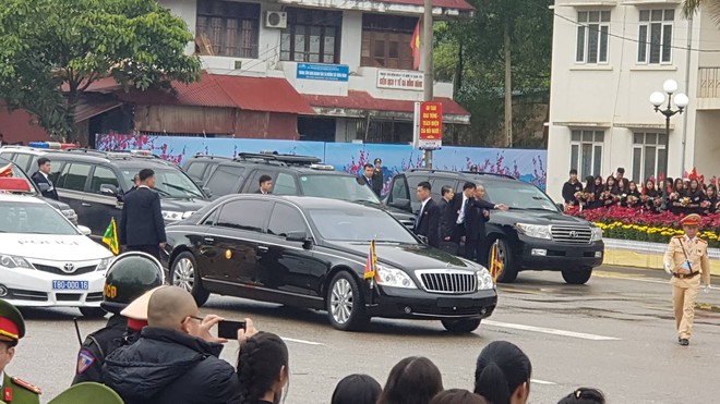 Đoàn xe chủ tịch Triều Tiên Kim Jong Un về đến khách sạn Melia, Hà Nội - Ảnh 9.
