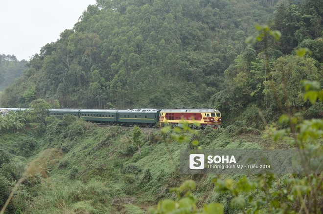 [ẢNH] Những hình ảnh đầu tiên về đoàn tàu bọc thép của ông Kim Jong Un tại Việt Nam - Ảnh 9.