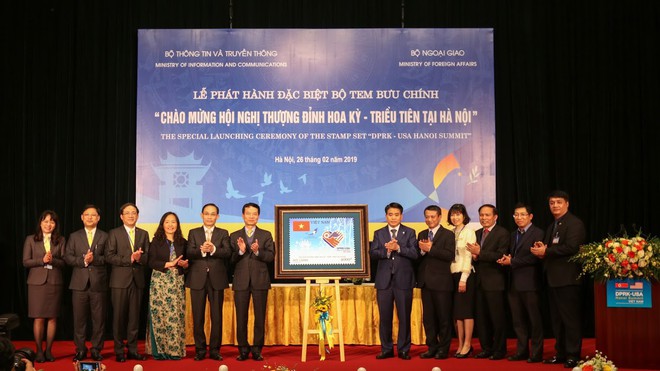 Cận cảnh bộ tem đặc biệt chào mừng Hội nghị thượng đỉnh Mỹ - Triều Tiên 2019 - Ảnh 2.