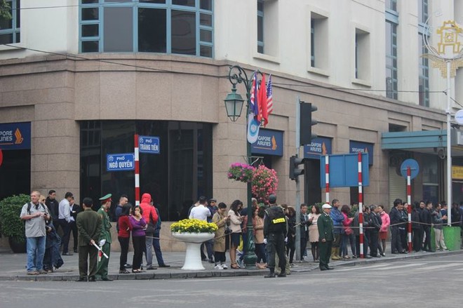 Đoàn xe chủ tịch Triều Tiên Kim Jong Un về đến khách sạn Melia, Hà Nội - Ảnh 6.
