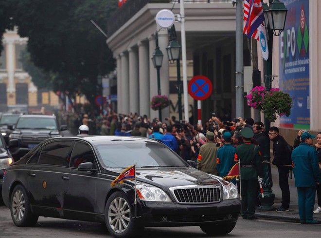 Đoàn xe chủ tịch Triều Tiên Kim Jong Un về đến khách sạn Melia, Hà Nội - Ảnh 12.