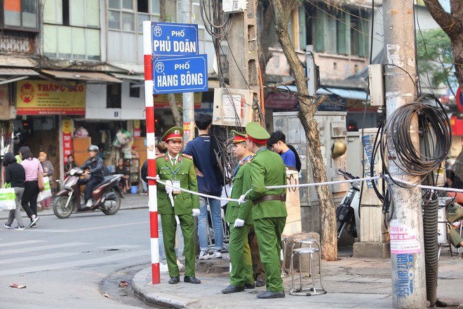 An ninh dày đặc chốt chặn mọi ngả đường về KS Metropole, sẵn sàng khai màn thượng đỉnh Mỹ-Triều - Ảnh 2.