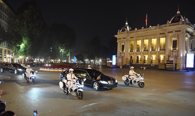 Kết thúc bữa tối xã giao, đoàn xe lãnh đạo Mỹ-Triều rời khách sạn Metropole - Ảnh 3.