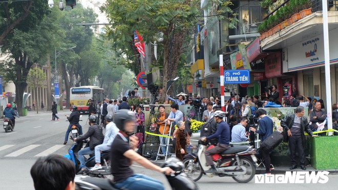 An ninh dày đặc, chốt chặn mọi ngả đường dẫn vào nơi diễn ra thượng đỉnh Mỹ - Triều - Ảnh 11.