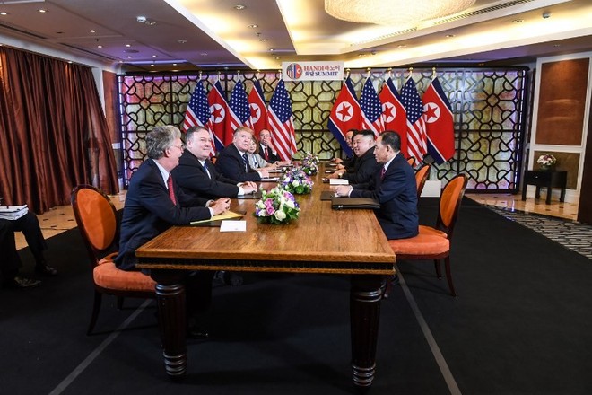 [Thượng đỉnh ngày 2] Chủ tịch Kim Jong Un: Nếu không sẵn sàng phi hạt nhân hóa thì tôi đã không ngồi đây ngay lúc này - Ảnh 1.