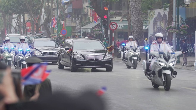 Thượng đỉnh ngày 2: TT Trump và chủ tịch Kim đến khách sạn Metropole, bắt đầu chương trình đối thoại - Ảnh 2.