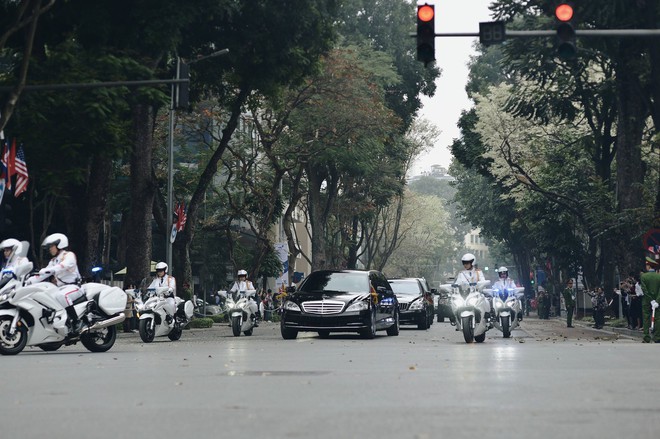 [Thượng đỉnh ngày 2] Không ăn trưa, không tuyên bố chung, lãnh đạo Mỹ-Triều rời Metropole, ông Trump họp báo sớm 2 tiếng - Ảnh 2.