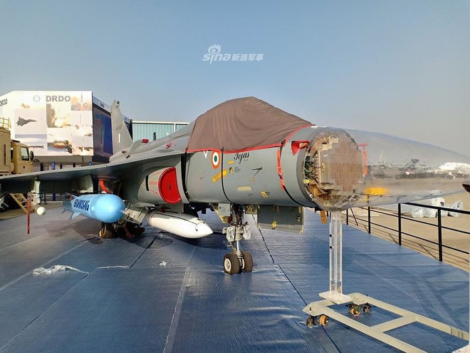 Ấn Độ gây choáng cho Trung Quốc khi tích hợp tên lửa BrahMos-NG lên tiêm kích LCA - Ảnh 13.