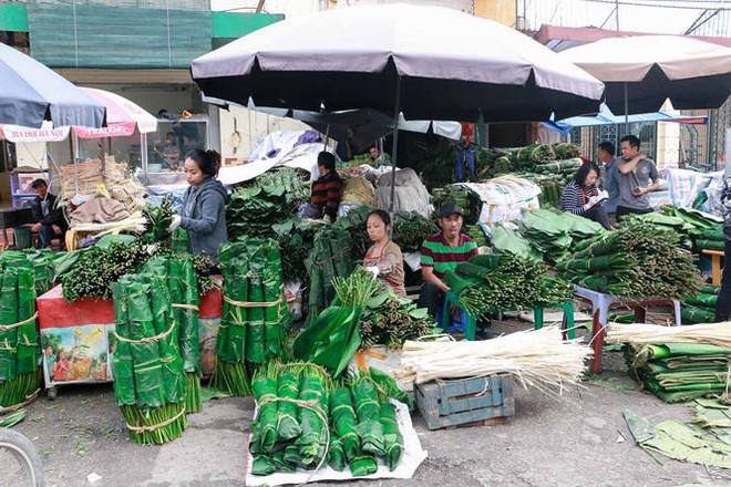 Chợ lá dong lâu đời nhất Thủ đô đìu hiu ngày cận Tết - Ảnh 1.