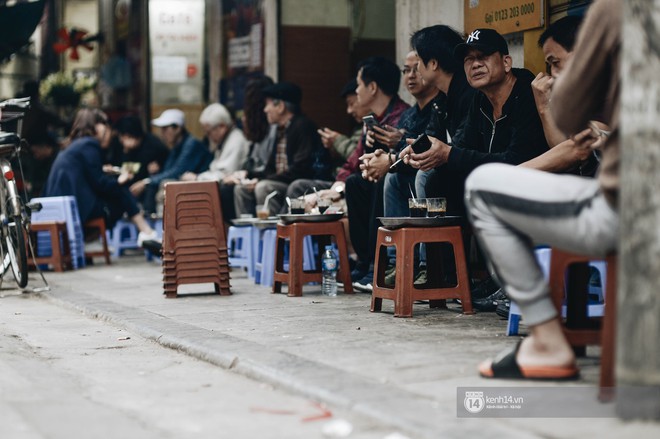 Có một Hà Nội sáng 30 Tết vắng lặng, an nhiên và rất... Hà Nội! - Ảnh 7.