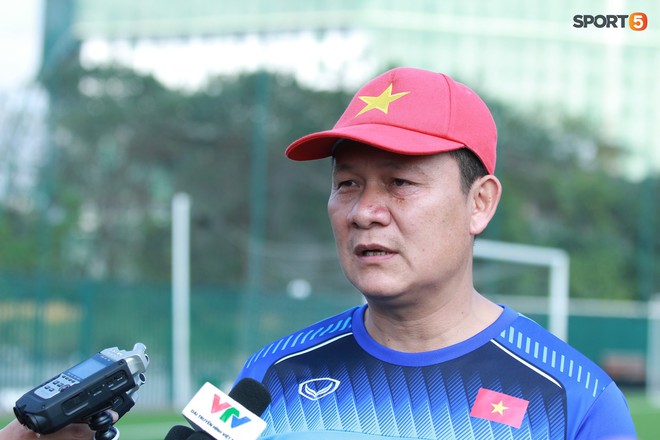 Lấy may đầu năm, cầu thủ Hà Nội FC tập khai xuân ngay trong mùng 2 Tết - Ảnh 2.