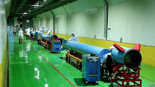 Iran hé lộ nhà máy sản xuất tên lửa nằm dưới lòng đất - Ảnh 1.