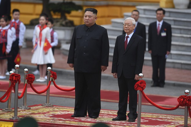 Tổng Bí thư, Chủ tịch nước Nguyễn Phú Trọng đón, hội đàm với Chủ tịch Triều Tiên Kim Jong Un - Ảnh 4.