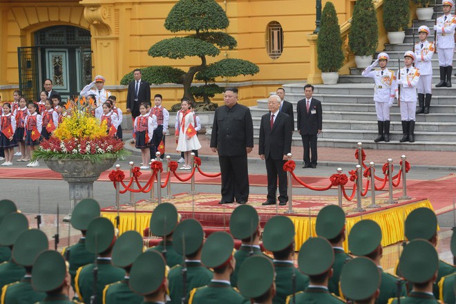 Tổng Bí thư, Chủ tịch nước Nguyễn Phú Trọng đón, hội đàm với Chủ tịch Triều Tiên Kim Jong Un - Ảnh 5.