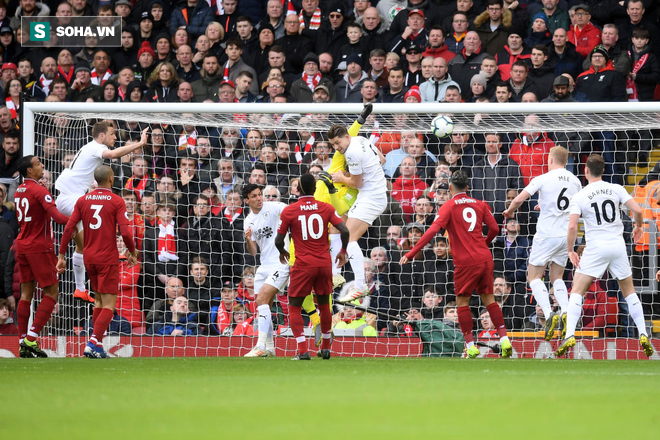 Ngược dòng thành công, Liverpool bám đuổi Man City bằng trận đấu đầy rẫy sai lầm - Ảnh 2.