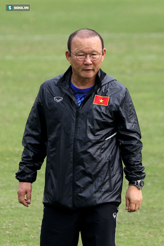 Cả đội U23 Việt Nam cười rạng rỡ, riêng HLV Park Hang-seo chìm trong suy tư - Ảnh 9.