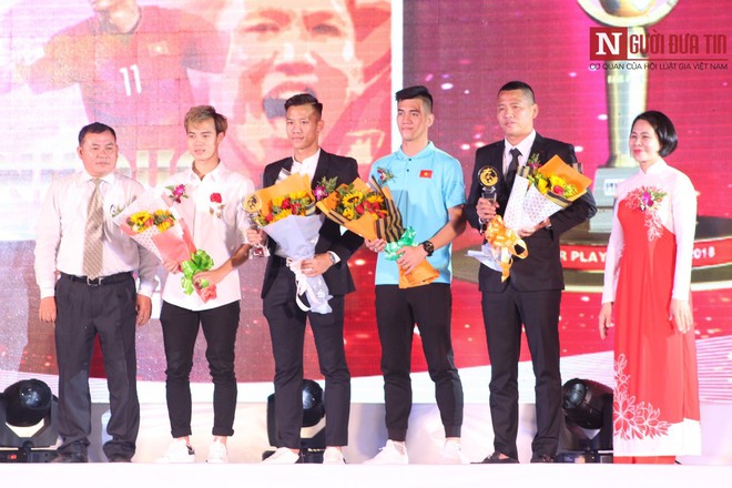 HLV Park Hang-seo nhận danh hiệu Vinh danh FairPlay 2018 - Ảnh 4.