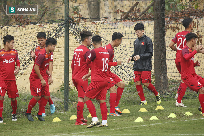 HLV Park Hang-seo đăm chiêu trước chấn thương dai dẳng của Vua phá lưới nội V.League 2018 - Ảnh 6.