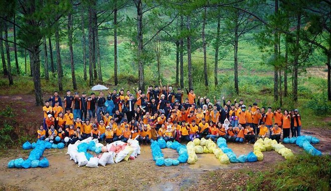 Tạp chí nước ngoài đăng ảnh 30 màn thử thách dọn rác xuất sắc nhất, trong đó có cả nhóm bạn tại Việt Nam - Ảnh 12.