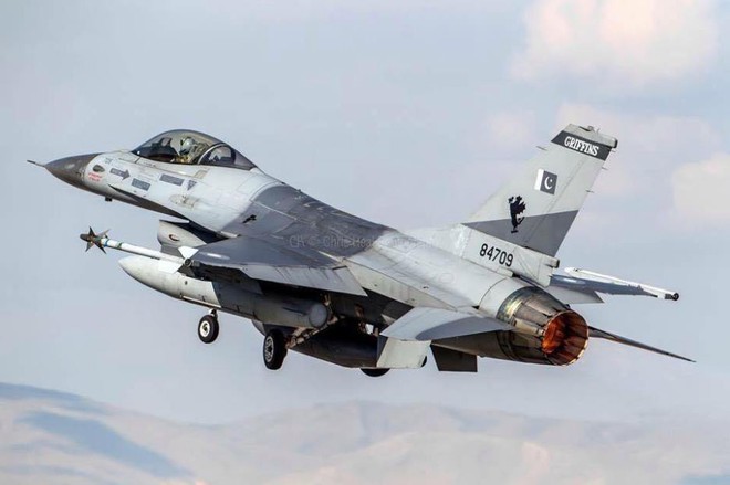 Bị Mỹ khóa tay chân F-16, Pakistan còn lại gì để quyết đấu với Ấn Độ trên trời? - Ảnh 1.
