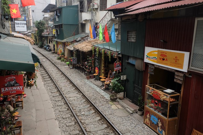 Hàng quán mọc lên san sát tại khu đường tàu Hà Nội nổi tiếng trên báo quốc tế - Ảnh 11.