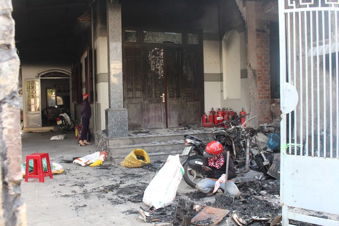 Cận cảnh hiện trường vụ hỏa hoạn khiến 3 người chết cháy ở Bà Rịa - Vũng Tàu - Ảnh 12.