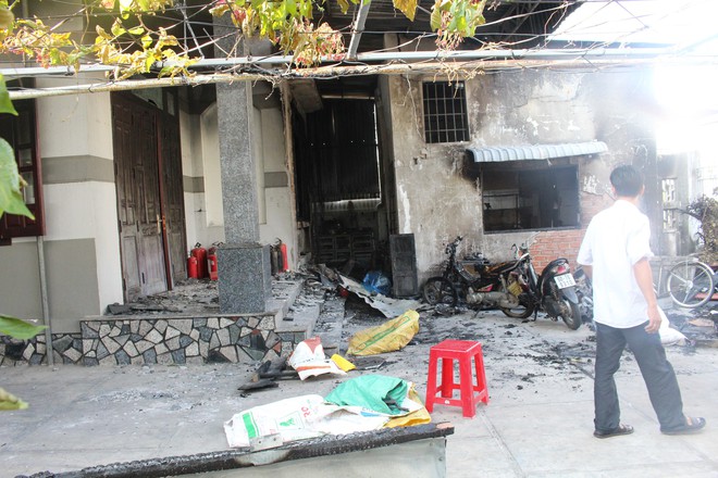 Cận cảnh hiện trường vụ hỏa hoạn khiến 3 người chết cháy ở Bà Rịa - Vũng Tàu - Ảnh 10.