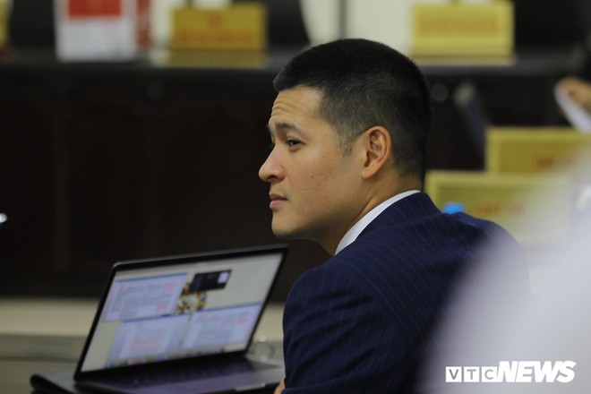 Tranh luận căng thẳng tại phiên toà xử vụ kiện giữa công ty của Chúa đảo Tuần Châu và đạo diễn Việt Tú  - Ảnh 2.