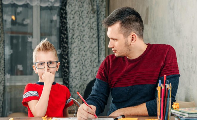 10 câu kém hiệu quả nhất bố mẹ thường nói với con, đổi cách nói khác tác dụng sẽ khác hẳn - Ảnh 1.
