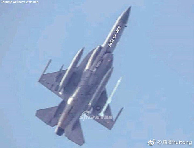 JF-17 Pakistan không có cửa thắng Su-30MKI Ấn Độ, kể cả khi có tên lửa PL-15 tầm siêu xa - Ảnh 1.