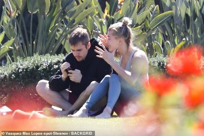 Justin Bieber và Hailey Baldwin cãi vã căng thẳng trong công viên ở Mỹ - Ảnh 1.