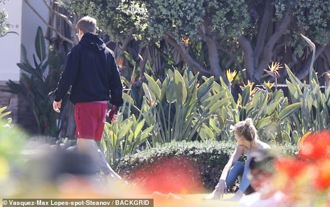 Justin Bieber và Hailey Baldwin cãi vã căng thẳng trong công viên ở Mỹ - Ảnh 8.