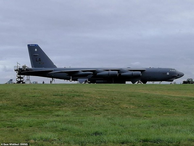 Pháo đài bay B-52 của Mỹ sẽ tập trận ở Anh? - Ảnh 1.