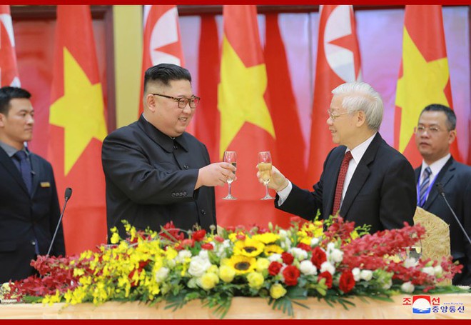 Tiệc chiêu đãi Chủ tịch Kim Jong-un tại Hà Nội qua ống kính phóng viên Triều Tiên - Ảnh 10.