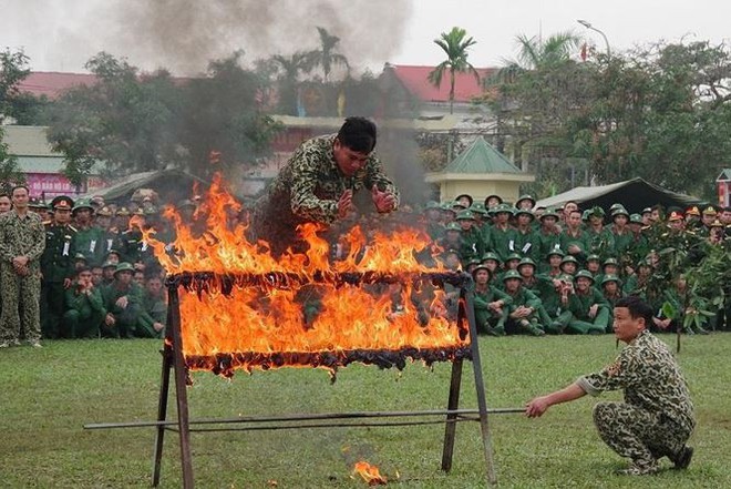 Đại đội Trinh sát 20 và đặc nhiệm Biên phòng đua tài võ nghệ, khí công - Ảnh 8.